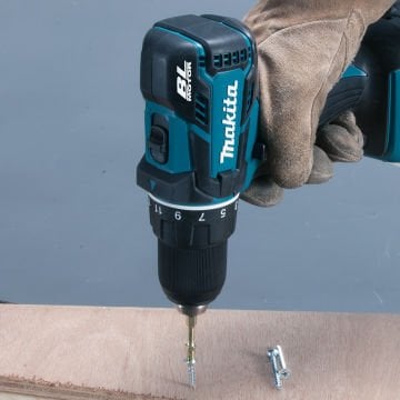 DARBESİZ MATKAP VİDALAMA 14.4V